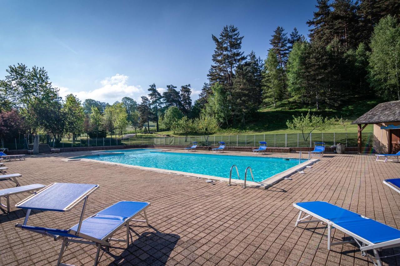 Les Hameaux De Lozere Sure Hotel Collection By Best Western Fournels Exterior photo