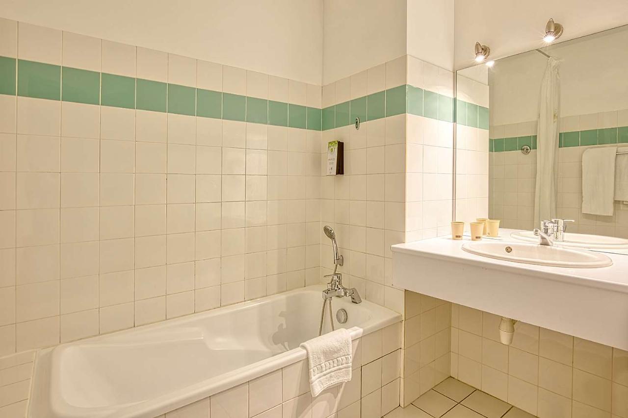 Les Hameaux De Lozere Sure Hotel Collection By Best Western Fournels Exterior photo