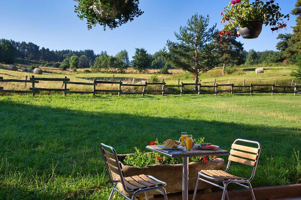 Les Hameaux De Lozere Sure Hotel Collection By Best Western Fournels Exterior photo