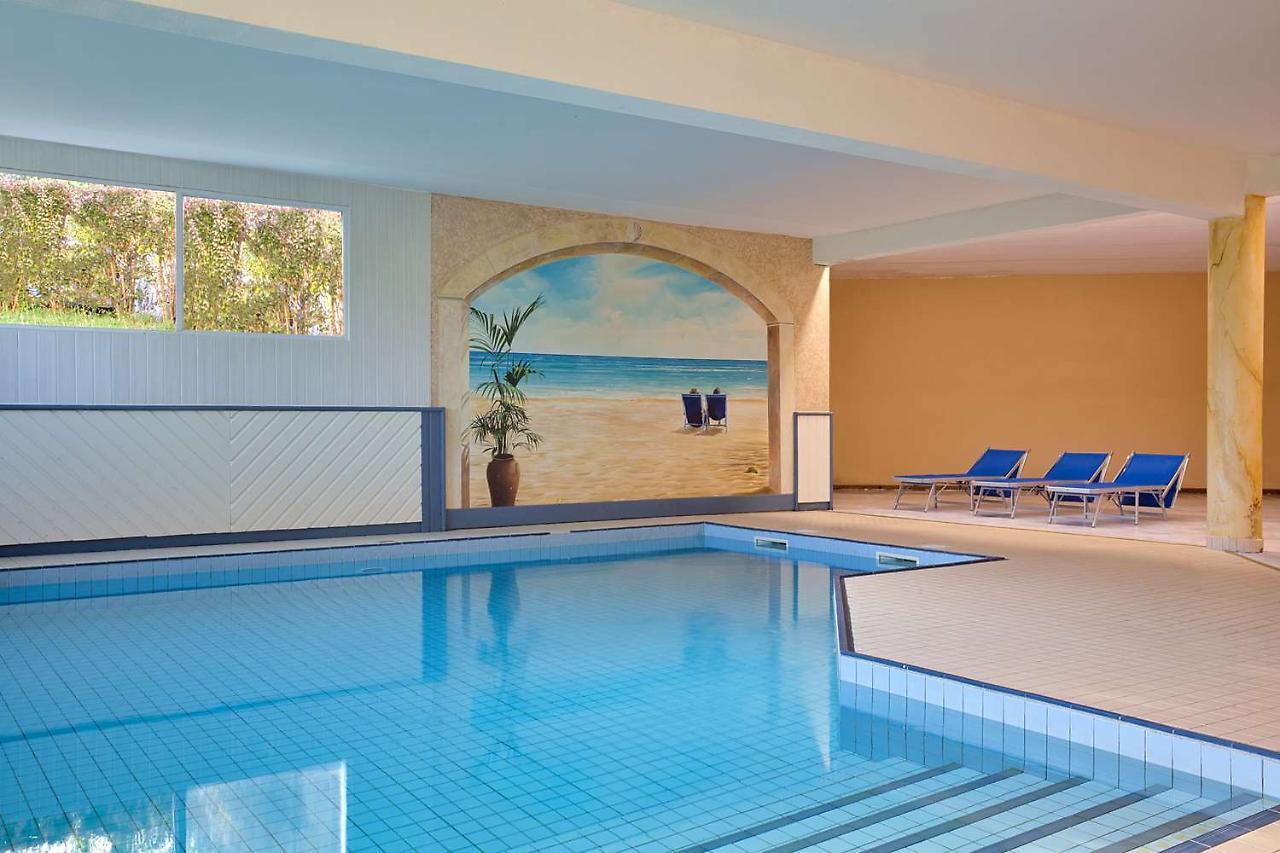 Les Hameaux De Lozere Sure Hotel Collection By Best Western Fournels Exterior photo